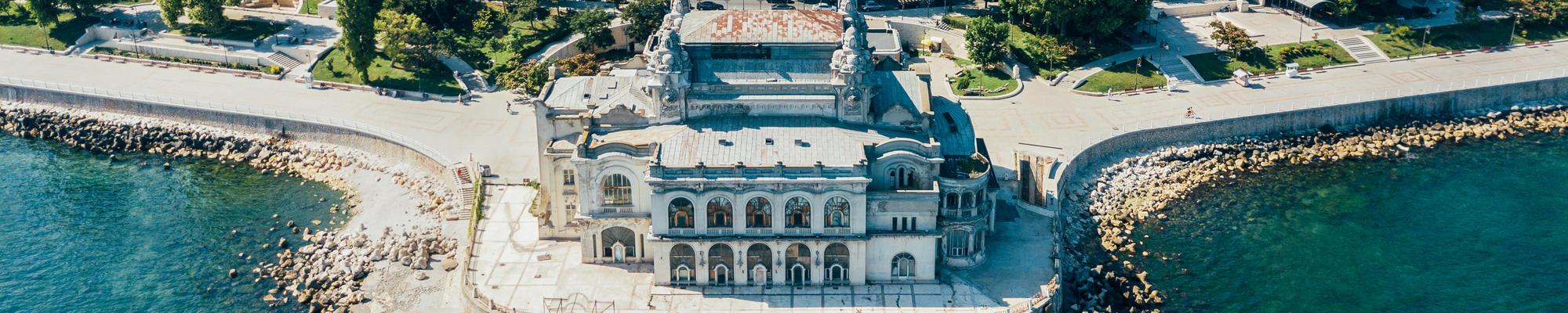 A picture of the large and historic "casino-building" on the waterfront in Constanța